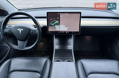 Седан Tesla Model 3 2018 в 