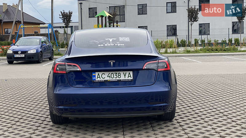Седан Tesla Model 3 2018 в Луцке