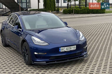 Седан Tesla Model 3 2018 в 