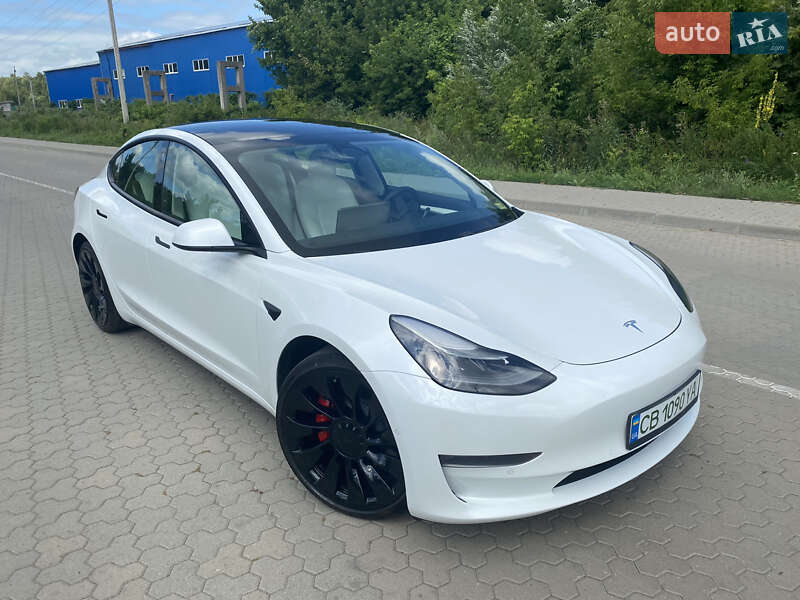 Седан Tesla Model 3 2021 в 