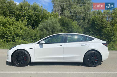 Седан Tesla Model 3 2021 в 