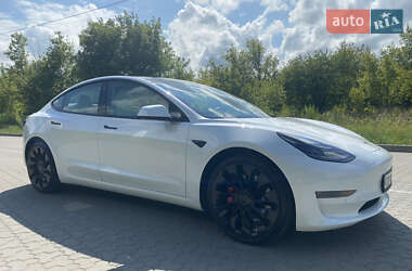 Седан Tesla Model 3 2021 в 