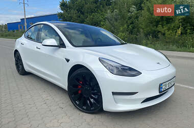 Седан Tesla Model 3 2021 в 