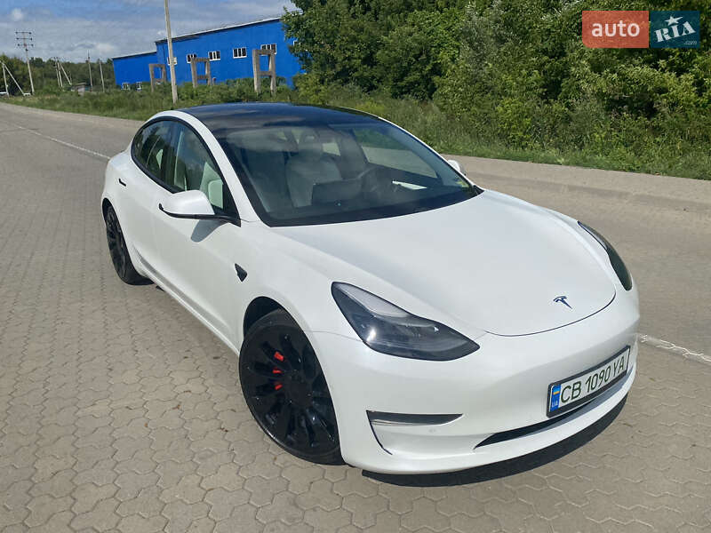 Седан Tesla Model 3 2021 в Киеве