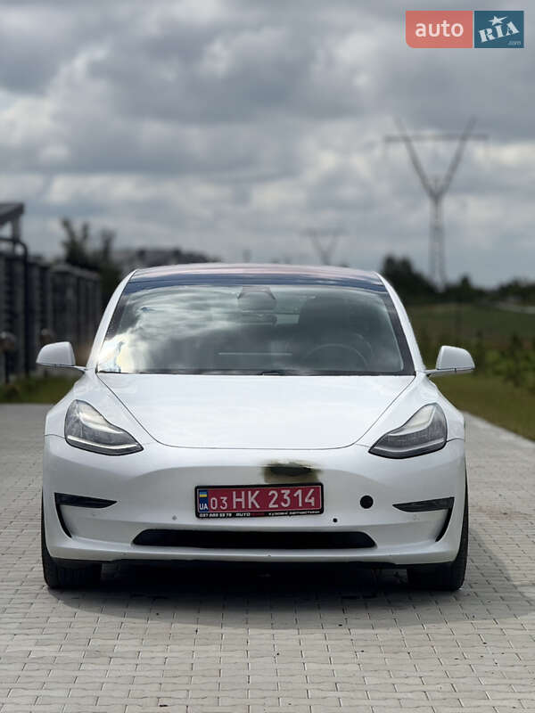 Седан Tesla Model 3 2018 в Луцке