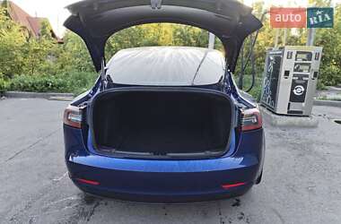 Седан Tesla Model 3 2019 в 