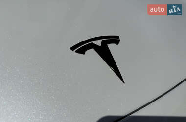 Седан Tesla Model 3 2021 в 