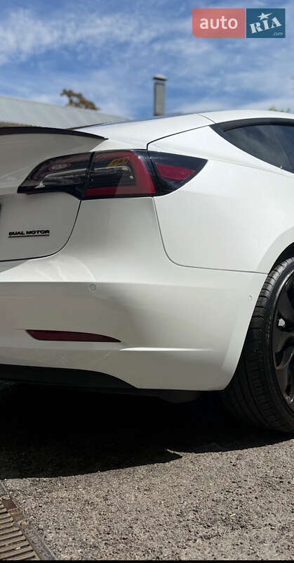 Седан Tesla Model 3 2021 в Дніпрі