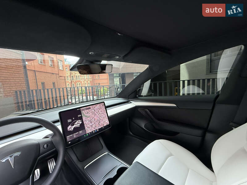 Седан Tesla Model 3 2021 в Дніпрі