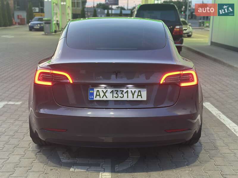 Седан Tesla Model 3 2023 в Харькове