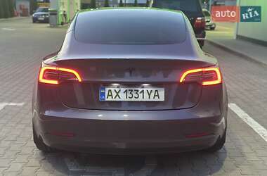 Седан Tesla Model 3 2023 в 