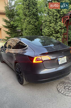Седан Tesla Model 3 2018 в Івано-Франківську