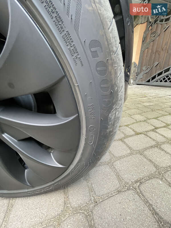 Седан Tesla Model 3 2018 в Ивано-Франковске