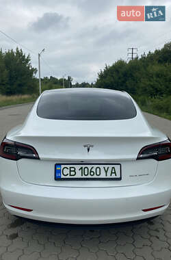 Седан Tesla Model 3 2021 в 