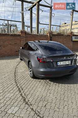 Седан Tesla Model 3 2022 в 