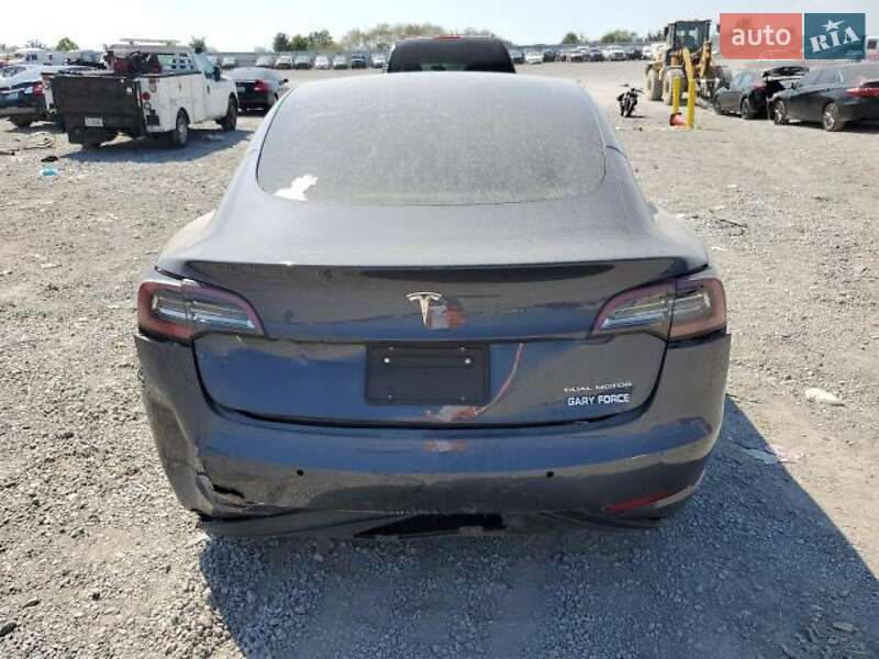 Седан Tesla Model 3 2022 в Чернівцях