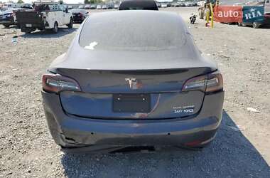 Седан Tesla Model 3 2022 в 