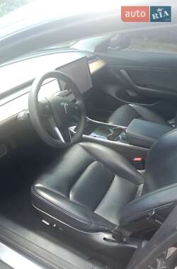 Седан Tesla Model 3 2019 в 