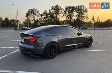 Седан Tesla Model 3 2023 в 