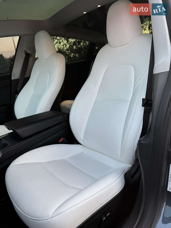 Седан Tesla Model 3 2023 в Киеве