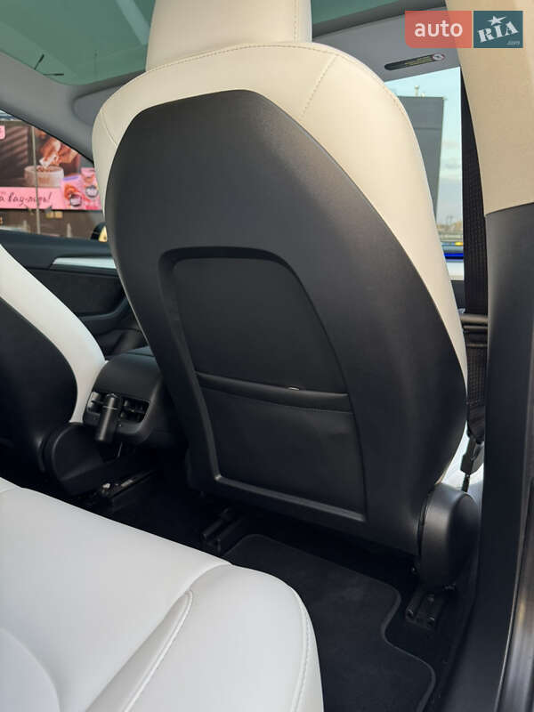 Седан Tesla Model 3 2023 в Киеве