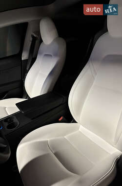 Седан Tesla Model 3 2023 в Киеве фото 66 Седан Tesla Model 3 2023 в Киеве
