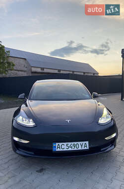 Седан Tesla Model 3 2021 в Луцке