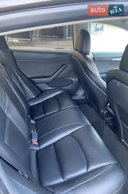 Седан Tesla Model 3 2021 в 