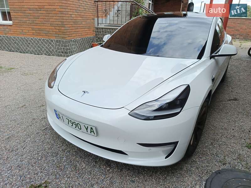 Седан Tesla Model 3 2021 в Киеве