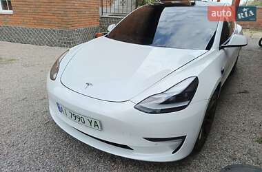 Седан Tesla Model 3 2021 в 