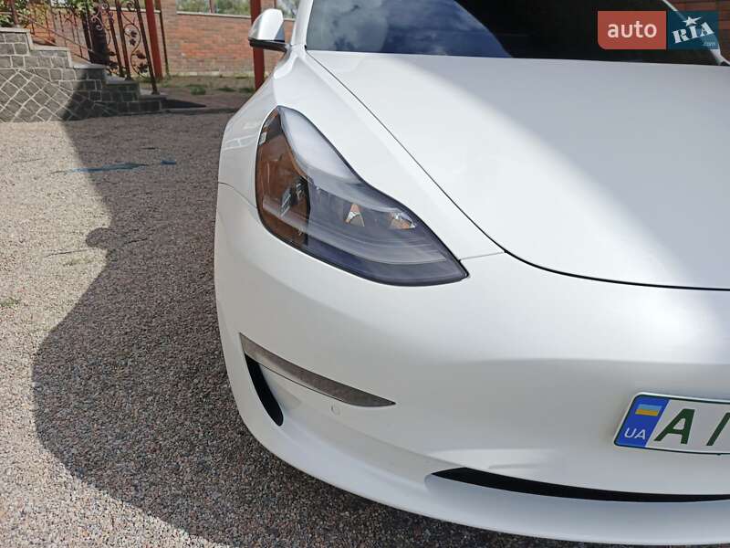 Седан Tesla Model 3 2021 в Киеве