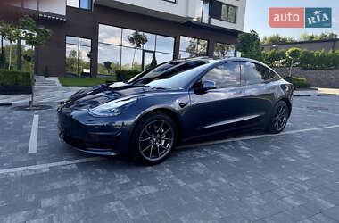 Седан Tesla Model 3 2021 в Ужгороде