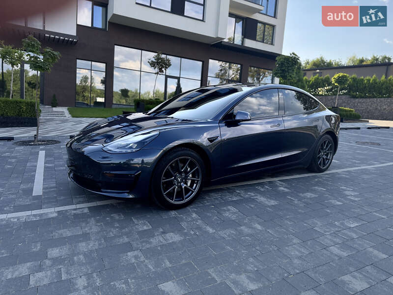 Tesla Model 3 2021
