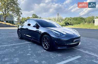 Седан Tesla Model 3 2021 в Ужгороде