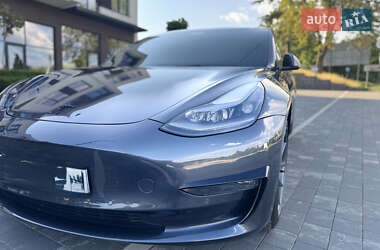 Седан Tesla Model 3 2021 в Ужгороде