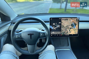 Седан Tesla Model 3 2021 в Ужгороде