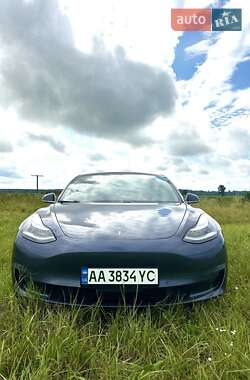 Седан Tesla Model 3 2019 в Киеве