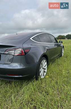 Седан Tesla Model 3 2019 в Києві