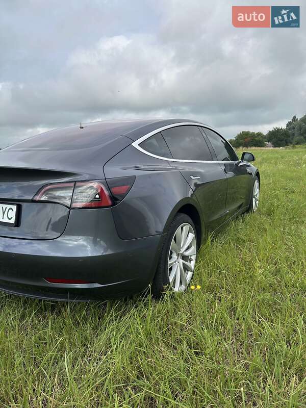 Седан Tesla Model 3 2019 в Києві