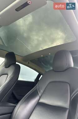 Седан Tesla Model 3 2019 в Києві