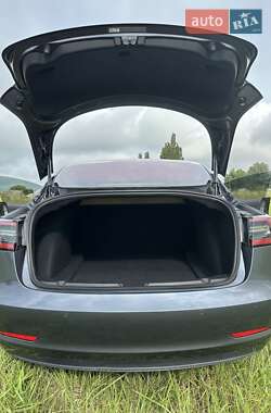 Седан Tesla Model 3 2019 в Києві