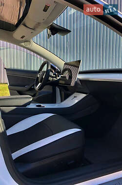 Седан Tesla Model 3 2020 в 