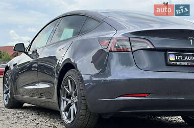 Седан Tesla Model 3 2021 в 