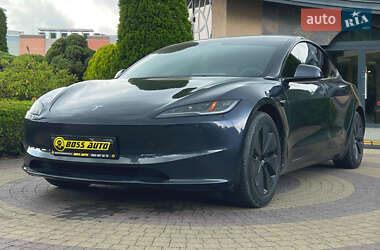Седан Tesla Model 3 2024 в 