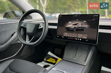 Седан Tesla Model 3 2024 в 