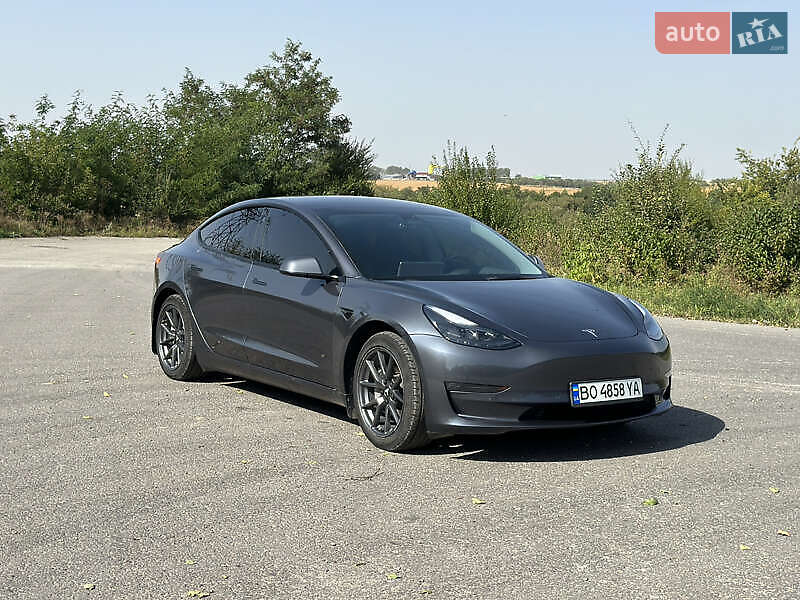 Седан Tesla Model 3 2022 в Хмельницькому