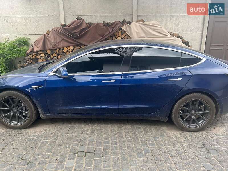 Седан Tesla Model 3 2018 в 