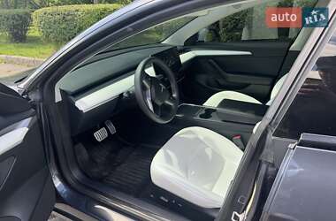 Седан Tesla Model 3 2023 в 