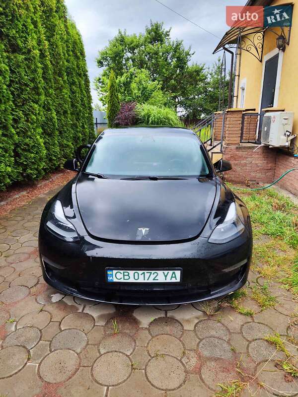 Седан Tesla Model 3 2021 в 