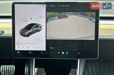 Седан Tesla Model 3 2019 в 